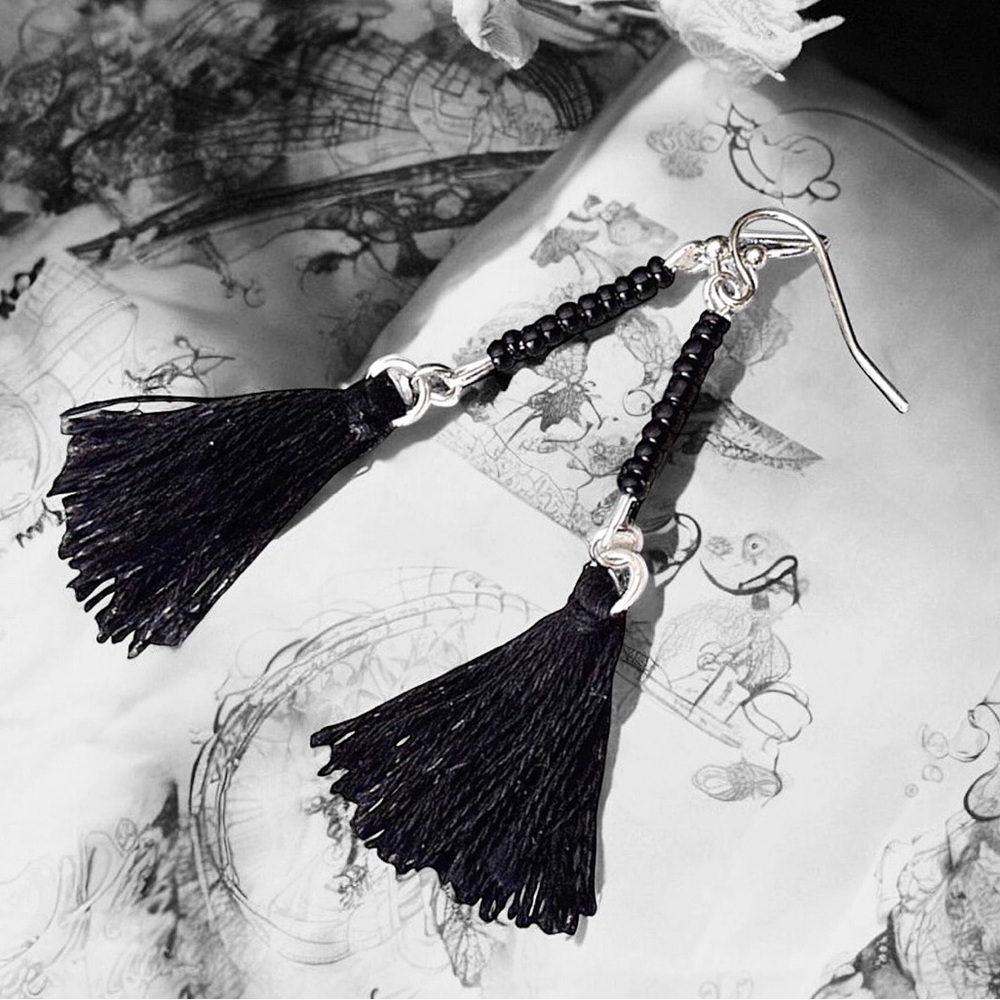 5 For $25💫Alternative Wiccan Black Tassels Earrings